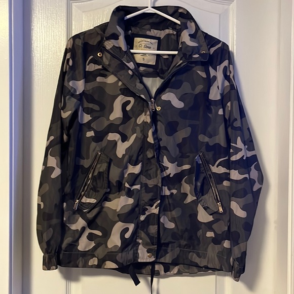 Camo Windbreaker Jacket w Hood - Picture 1 of 3